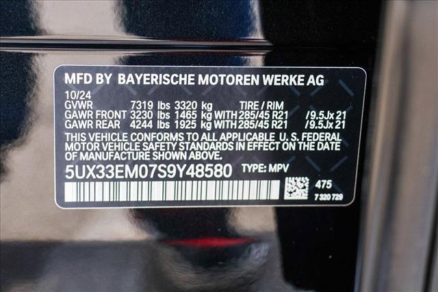 Photo of 2025 Black Sapphire Metallic BMW X7