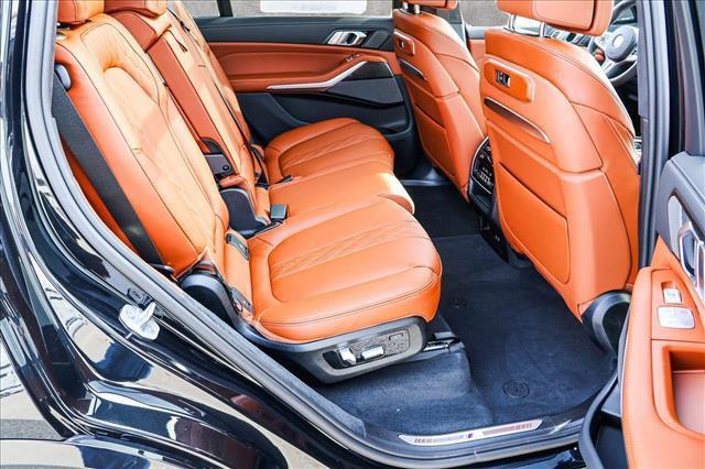 Photo of 2025 Black Sapphire Metallic BMW X7