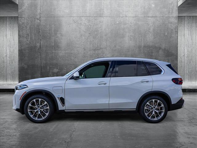Photo of 2026 Alpine White BMW X5 PHEV
