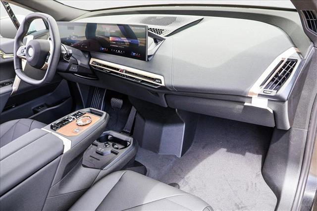 Photo of 2026 Alpine White BMW iX