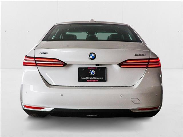 Photo of 2025 Mineral White Metallic BMW 530