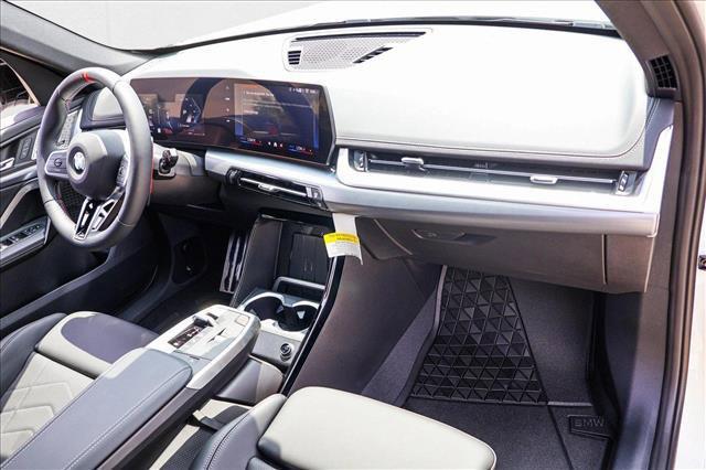 Photo of 2025 Alpine White BMW X1