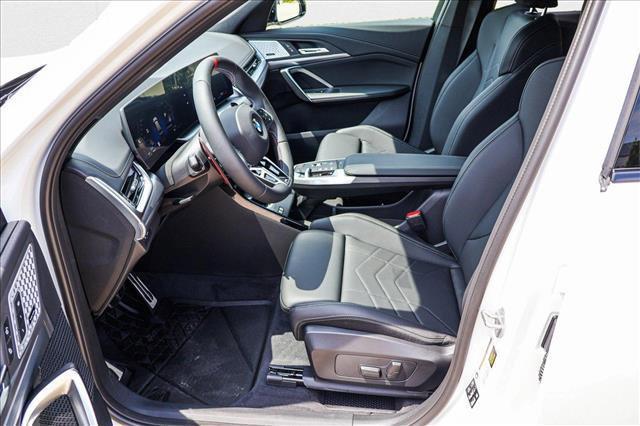 Photo of 2025 Alpine White BMW X1