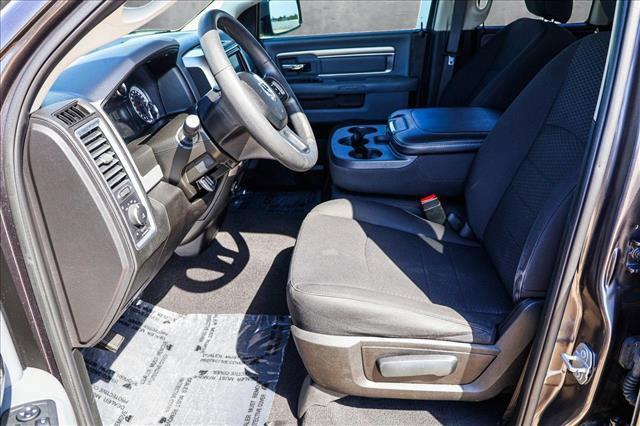 Photo of 2019 Granite Crystal Metallic Clearcoat RAM 1500 Classic