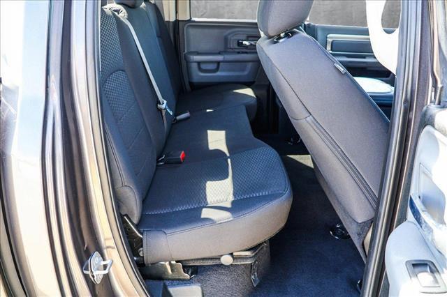 Photo of 2019 Granite Crystal Metallic Clearcoat RAM 1500 Classic