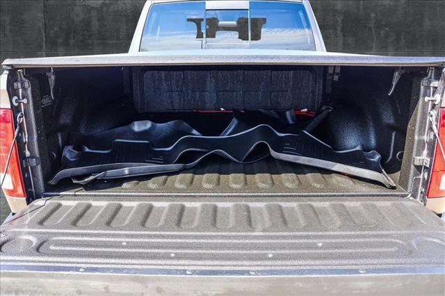 Photo of 2019 Granite Crystal Metallic Clearcoat RAM 1500 Classic