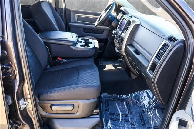 Photo of 2019 Granite Crystal Metallic Clearcoat RAM 1500 Classic