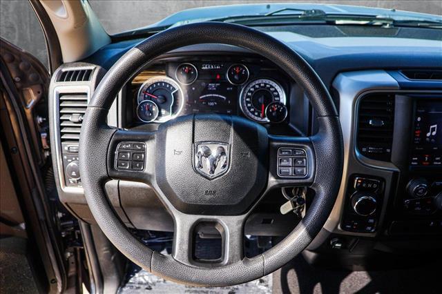 Photo of 2019 Granite Crystal Metallic Clearcoat RAM 1500 Classic