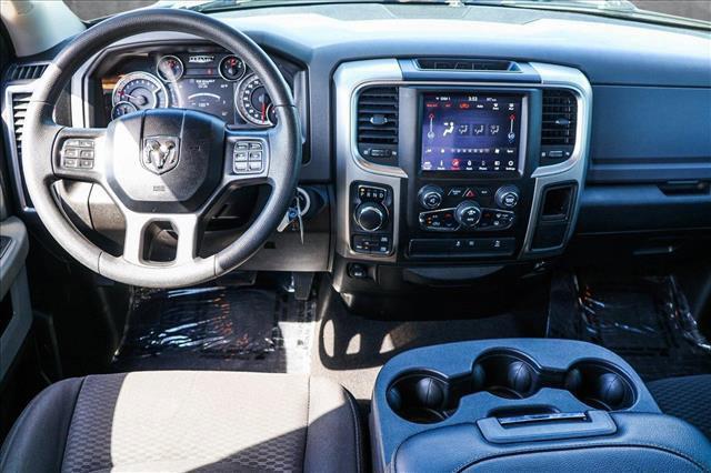 Photo of 2019 Granite Crystal Metallic Clearcoat RAM 1500 Classic
