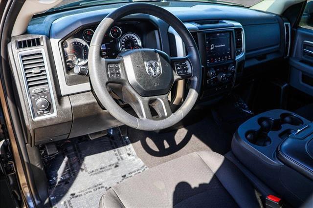 Photo of 2019 Granite Crystal Metallic Clearcoat RAM 1500 Classic