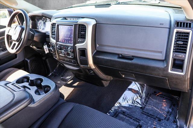Photo of 2019 Granite Crystal Metallic Clearcoat RAM 1500 Classic