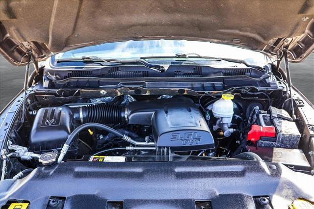 Photo of 2019 Granite Crystal Metallic Clearcoat RAM 1500 Classic