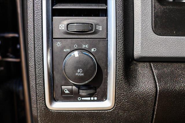 Photo of 2019 Granite Crystal Metallic Clearcoat RAM 1500 Classic