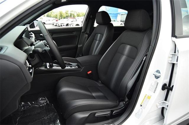Photo of 2025 Platinum Honda Civic