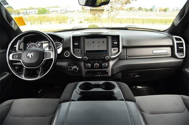 Photo of 2023 Diamond Black Crystal Pearlcoat RAM 1500
