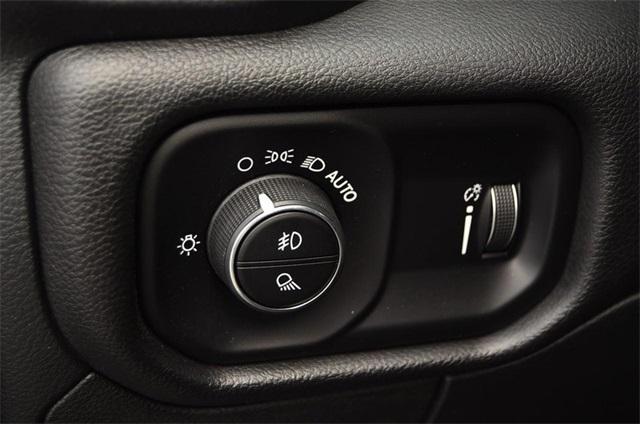 Photo of 2023 Diamond Black Crystal Pearlcoat RAM 1500
