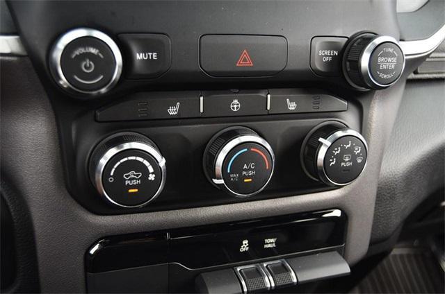 Photo of 2023 Diamond Black Crystal Pearlcoat RAM 1500