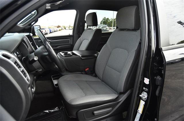 Photo of 2023 Diamond Black Crystal Pearlcoat RAM 1500