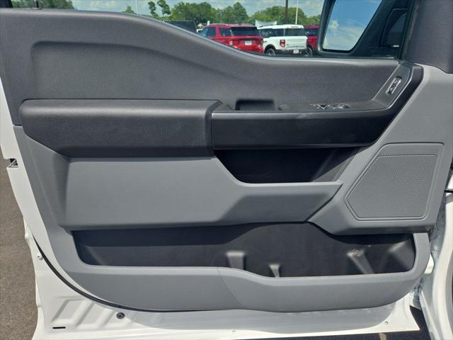 Photo of 2025 Oxford White Ford F-150