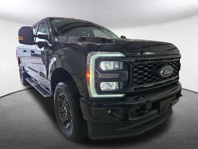 Photo of 2025 Agate Black Metallic Ford F-250