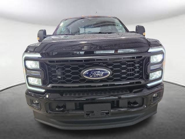 Photo of 2025 Agate Black Metallic Ford F-250