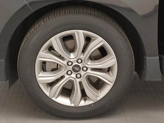 Photo of 2024 Agate Black Metallic Ford Edge
