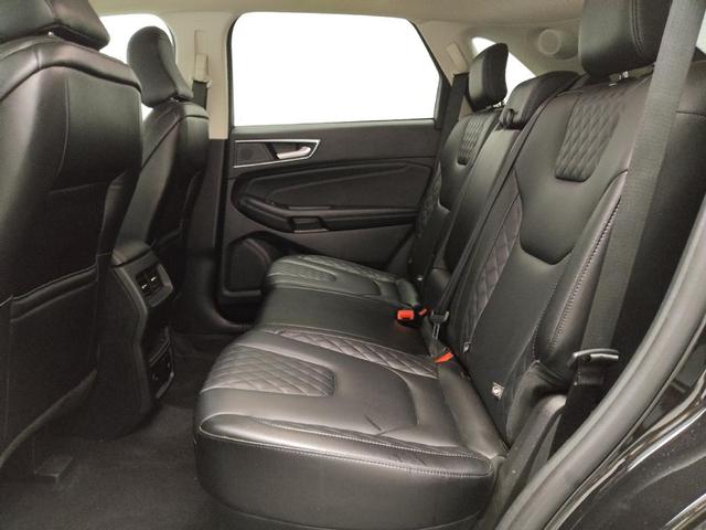 Photo of 2024 Agate Black Metallic Ford Edge