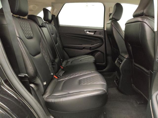 Photo of 2024 Agate Black Metallic Ford Edge