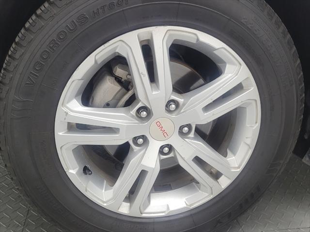Photo of 2018 Summit White GMC Terrain