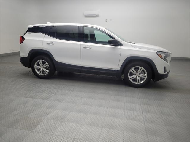 Photo of 2018 Summit White GMC Terrain