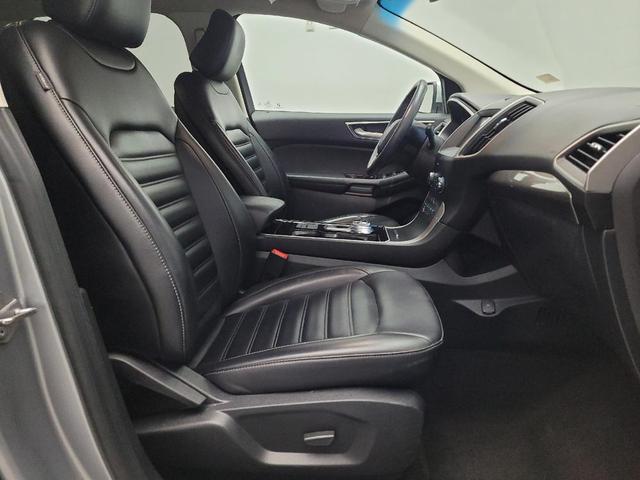 Photo of 2020 Iconic Silver Metallic Ford Edge