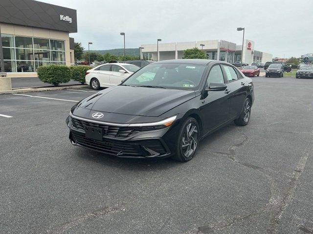 Photo of 2025 Black Hyundai ELANTRA HEV