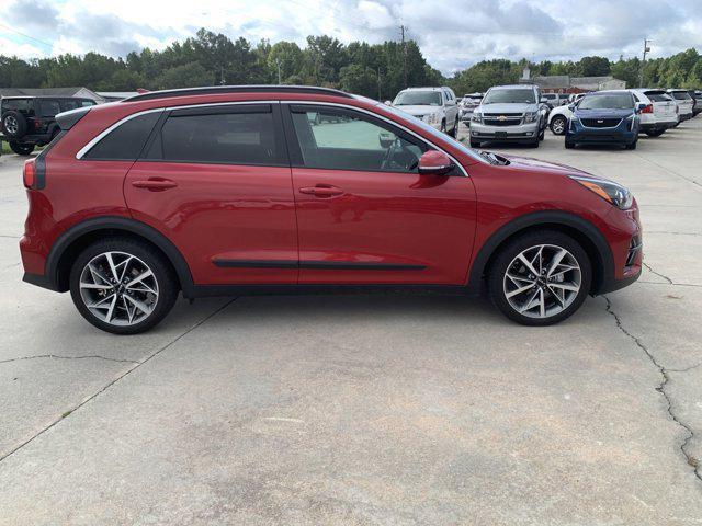 Photo of 2022 Runway Red Kia Niro