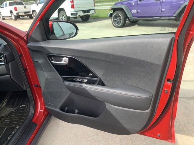 Photo of 2022 Runway Red Kia Niro