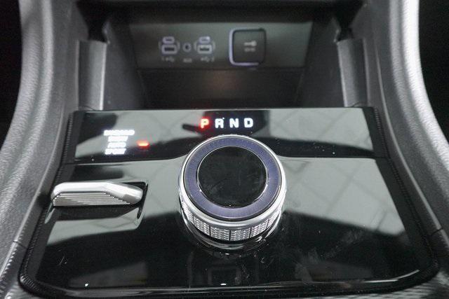 Photo of 2025 Diamond Black Crystal Pearlcoat Jeep Grand Cherokee L