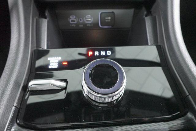 Photo of 2025 Diamond Black Crystal Pearlcoat Jeep Grand Cherokee L