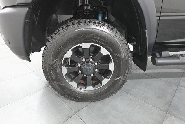 Photo of 2017 Brilliant Black Crystal Pearlcoat RAM 2500