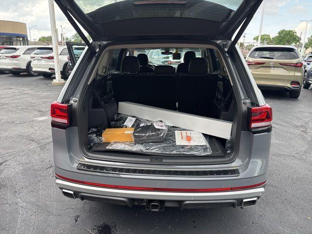 Photo of 2025 Pure Gray Volkswagen Atlas