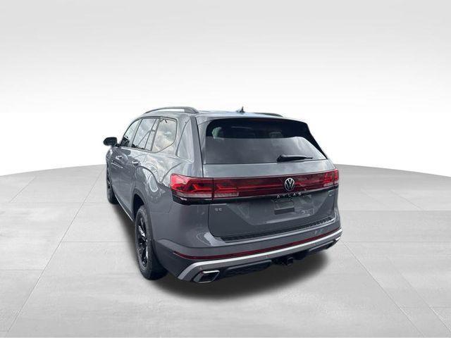 Photo of 2025 Pure Gray Volkswagen Atlas