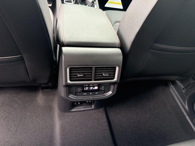 Photo of 2025 Pure Gray Volkswagen Atlas