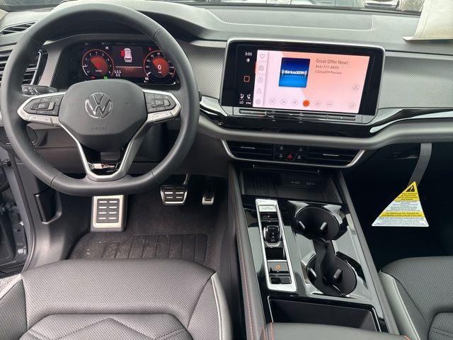 Photo of 2025 Pure Gray Volkswagen Atlas