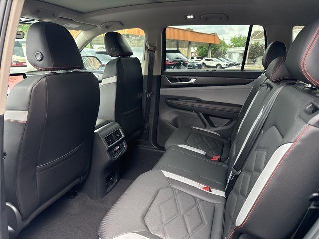 Photo of 2025 Pure Gray Volkswagen Atlas