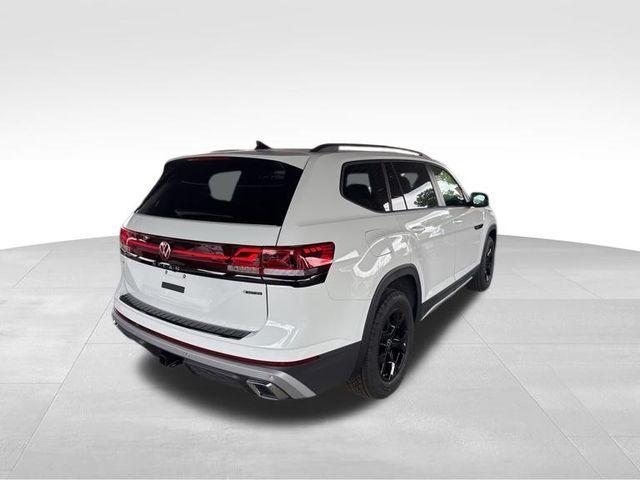 Photo of 2025 Pure White Volkswagen Atlas