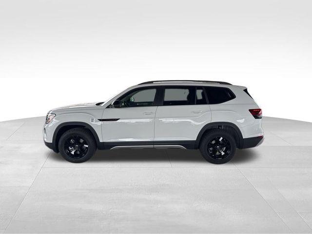 Photo of 2025 Pure White Volkswagen Atlas