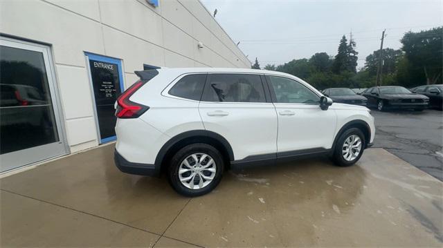Photo of 2025 Platinum White Pearl Honda CR-V