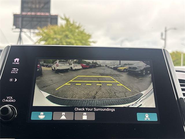 Photo of 2023 Platinum White Pearl Honda Odyssey