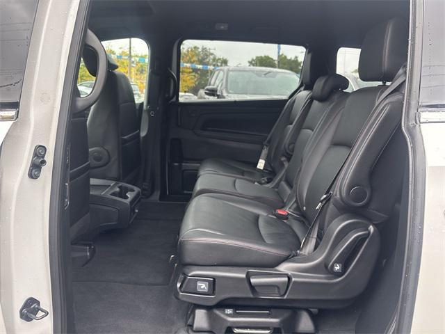Photo of 2023 Platinum White Pearl Honda Odyssey