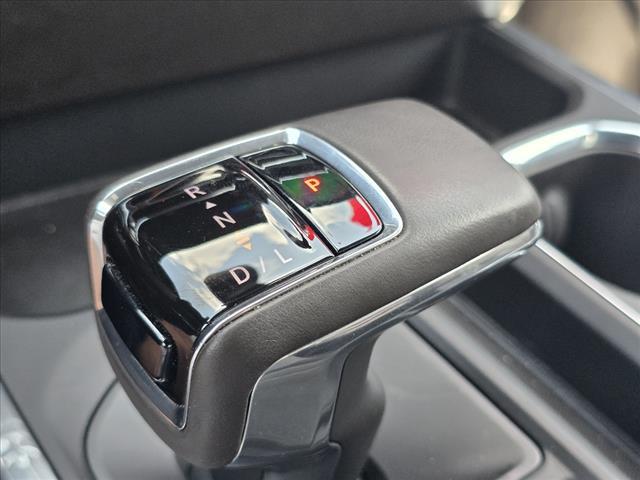 Photo of 2024 Summit White GMC Sierra 1500