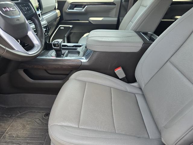 Photo of 2024 Summit White GMC Sierra 1500