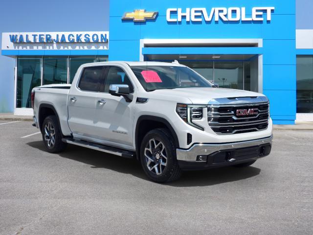 Photo of 2024 Summit White GMC Sierra 1500